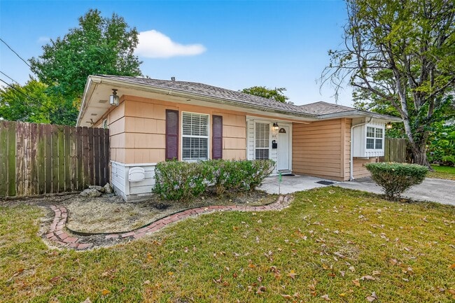 Photo - 1111 Choate Cir