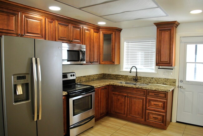 Photo - 2203 Voorhees Ave Unidad 2