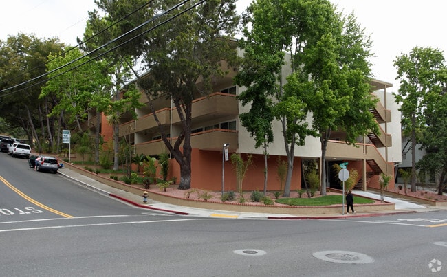 Belmont Square Apartments