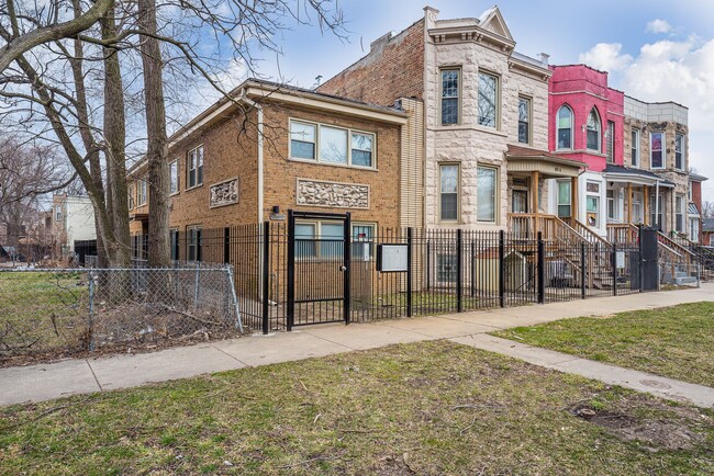 Photo - 6612 S St Lawrence Ave Apartamento Unidad 6612-1E