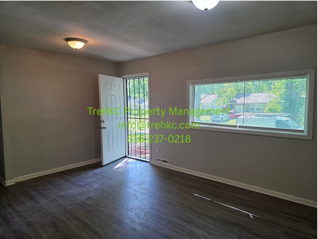 11206 Corrington Ave
