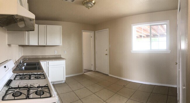 Photo - 1000 Atwood Dr