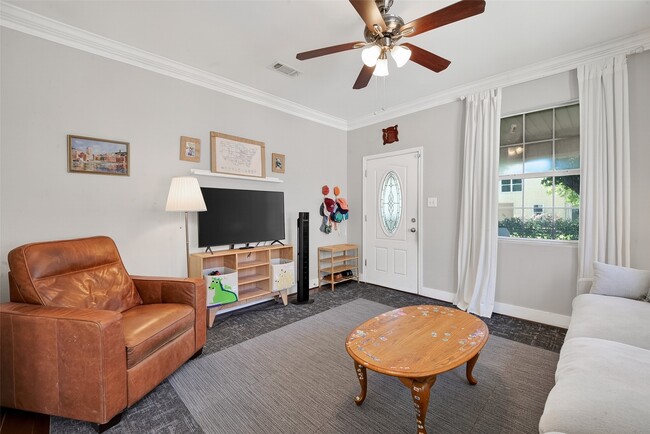 Photo - 7039 Ave E