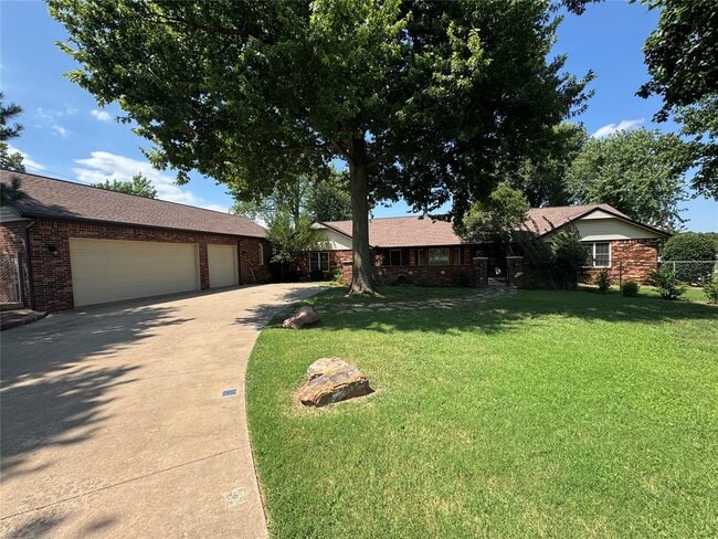 Photo - 3701 E Waterloo Rd