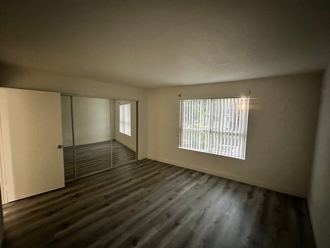 Photo - 15009 Moorpark St Unit 115