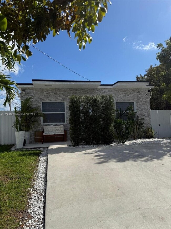 Photo - 5629 NW 31st Ave