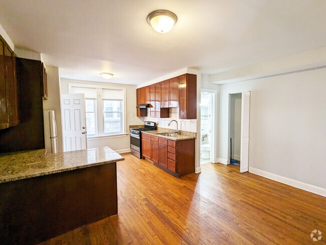 Building Photo - 5029 N Harding Ave Unit 1W Rental