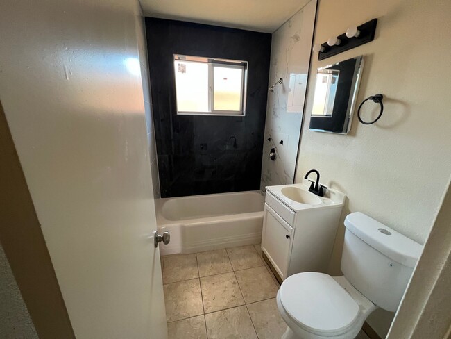 Photo - 540 Cardenas Dr SE Unidad B