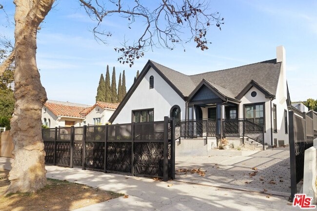 Building Photo - 314 S Orange Dr Rental
