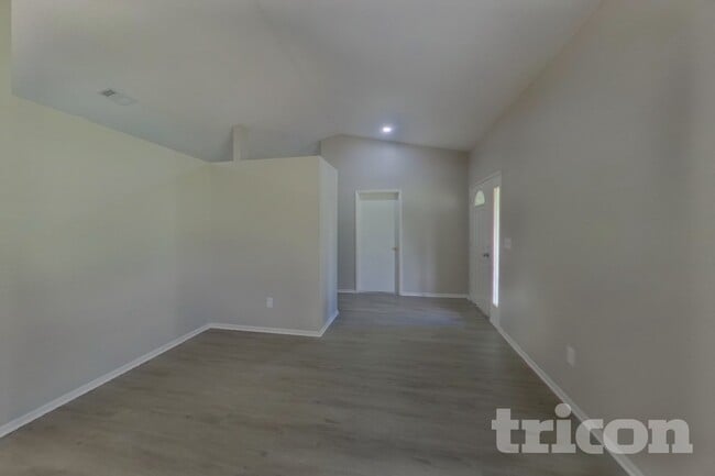 1248 Lamplighter Way