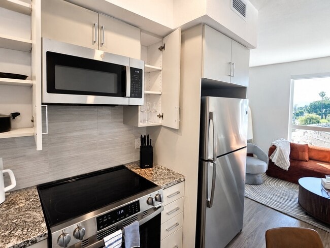 Photo - 18900 Parthenia St Unit 211