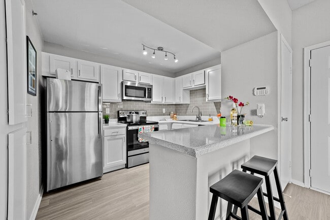 Spring Parc Apartment Homes Kitchen - Spring Parc