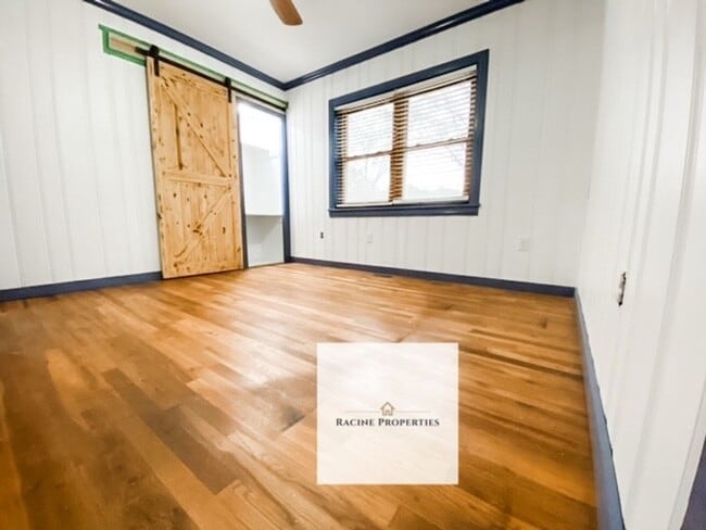 Photo - Two Story Home in Clinton!