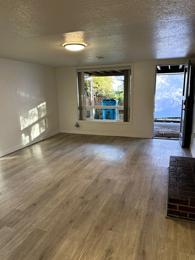 Photo - OS 1518 Unit 1518 B