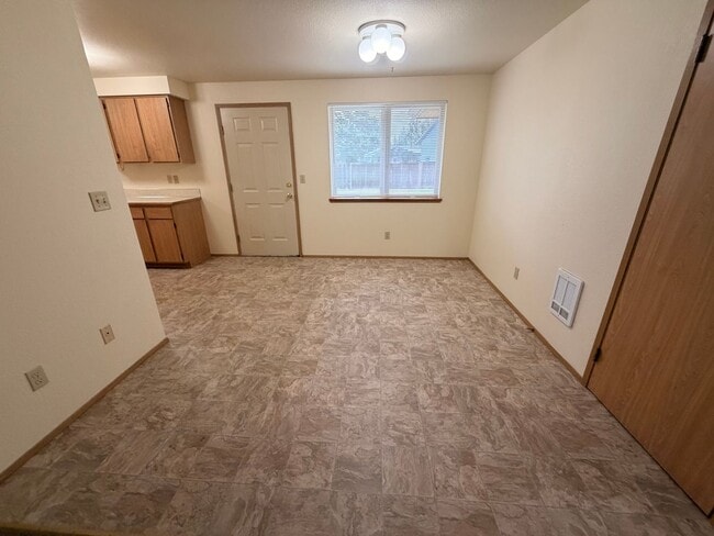 Photo - ESTENSON Unit 2