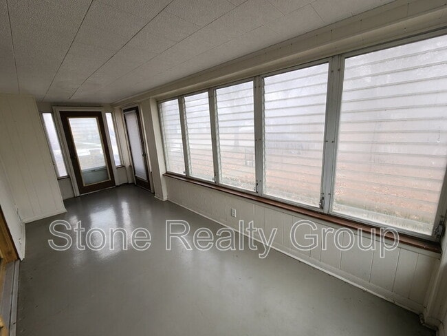 Photo - 2419 Layher Ave