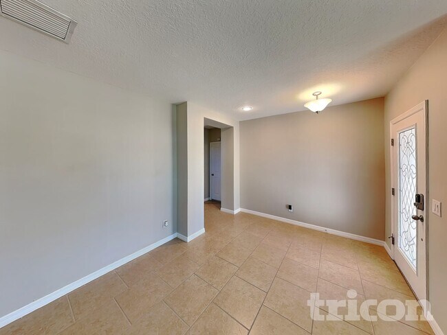 Photo - 9716 Kinmore Dr