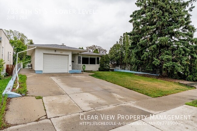 Building Photo - ?? Spacious 2-Bedroom Basement Suite with ...