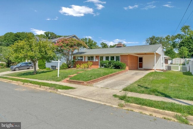 Photo - 304 Patrick St SW