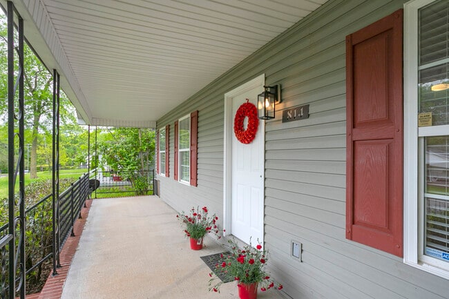 Photo - 814 N 6th St