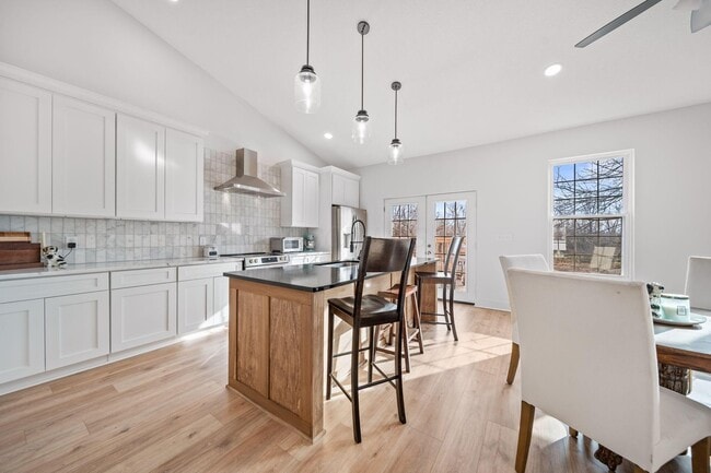 Photo - 145 E Main St