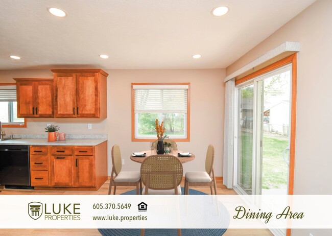 Photo - 5213 E Prospect St
