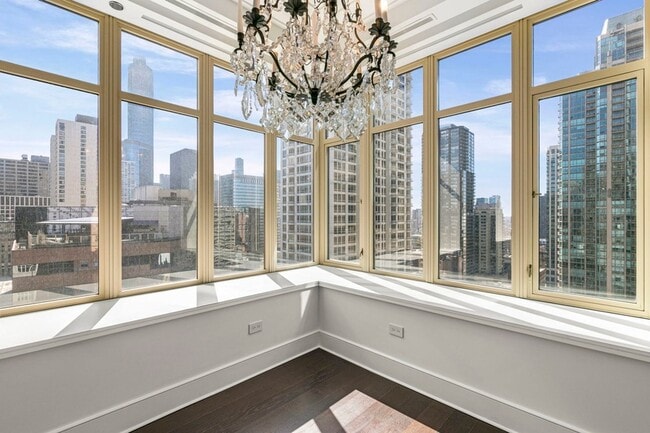 Photo - 118 E Erie St Unidad 25D