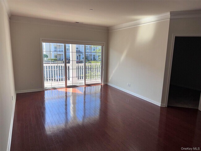 614 Saratoga Ln