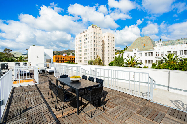 Building Photo - 1846 N. Cherokee Avenue (Hollywood Manor) Rental