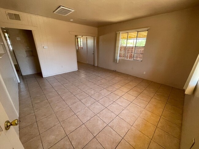 Photo - MOVE IN SPECIAL-500.00 OFF 1ST MONTHS RENT... Unit Forg2130A