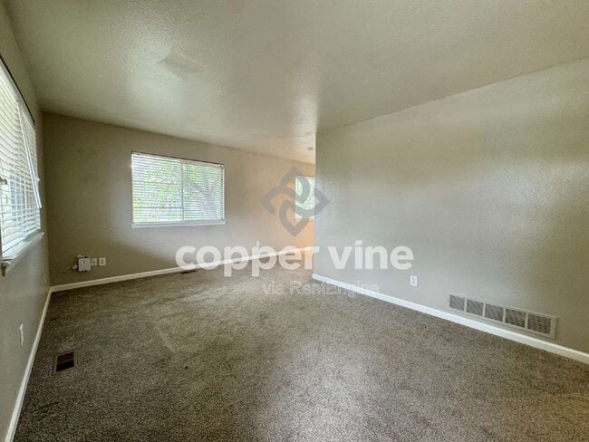 Photo - 9710 Huron St