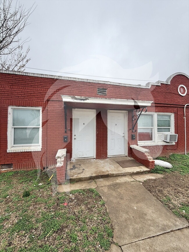 Building Photo - 820 S 6th St Unit 4