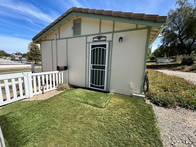 Building Photo - ADU