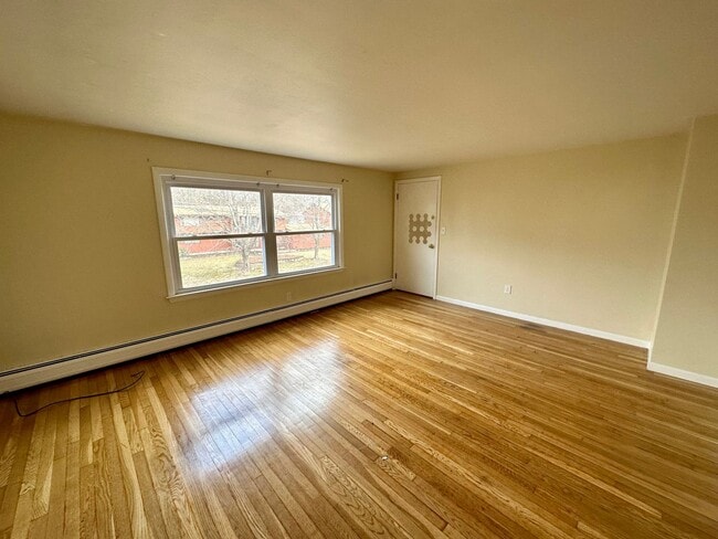 Building Photo - 24 Aldrich St Unit 2R