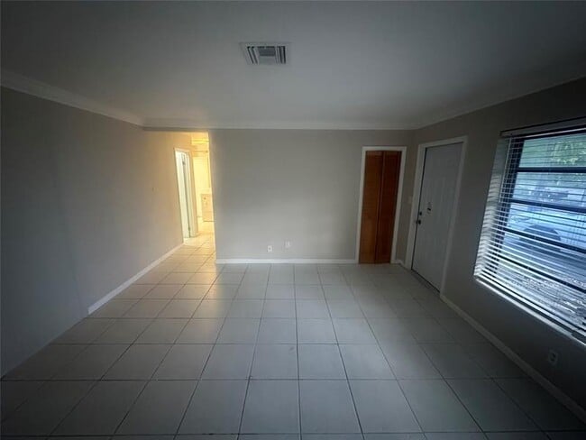 Photo - 299 SE 12th Ave Unit B
