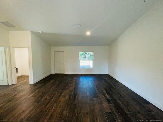 Photo - 7702 Lakeland Blvd