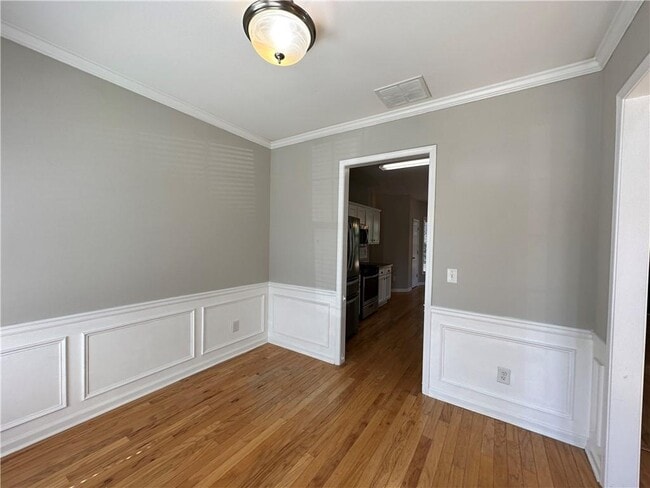 Photo - 2403 Walnut Tree Ln