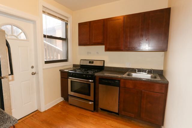 Photo - 3812 N Pine Grove Ave Unit E2