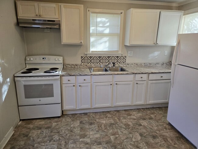 Photo - N. Main area