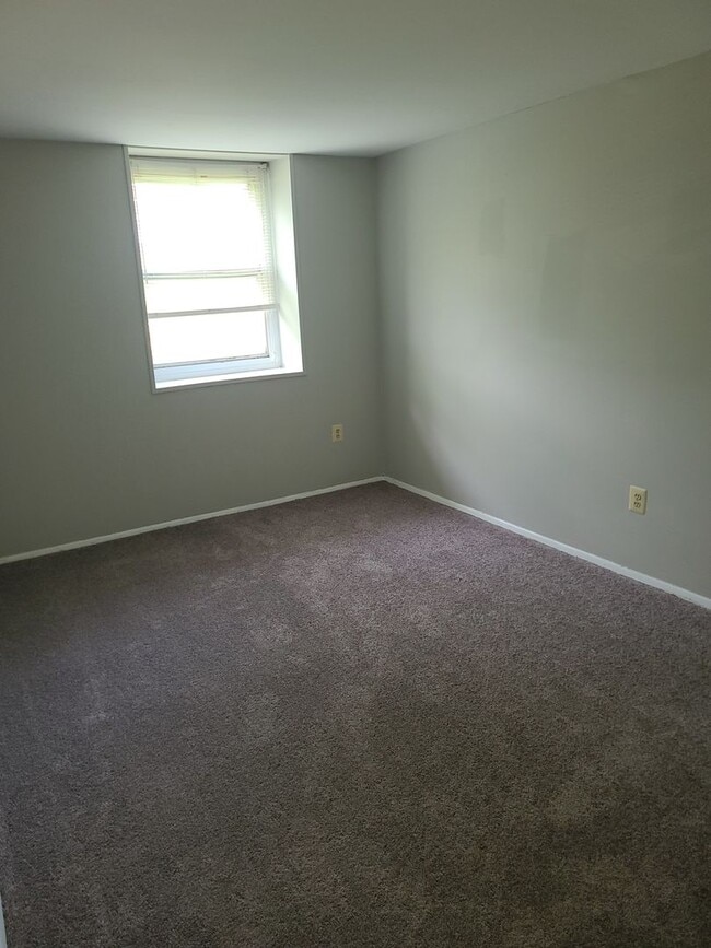 Building Photo - 303 Wisewell Ct