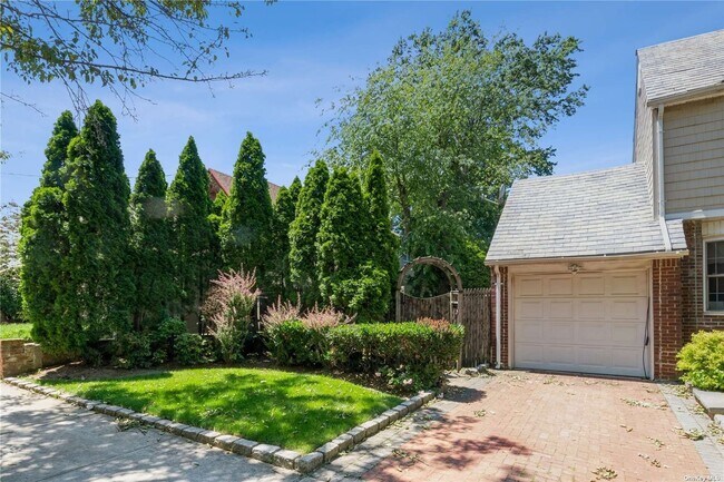 Photo - 179-29 Kildare Rd