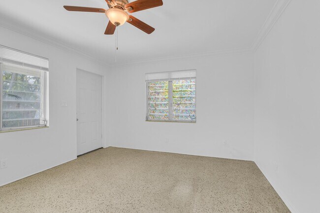 Photo - 728 N L St