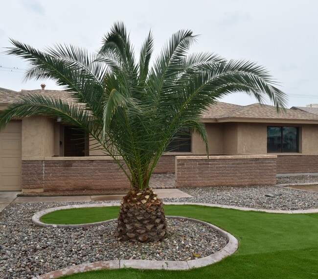 Photo - 1119 E Riviera Dr