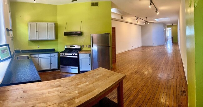 Building Photo - 1717 E Main St Unit 1717 E ain St Apt A