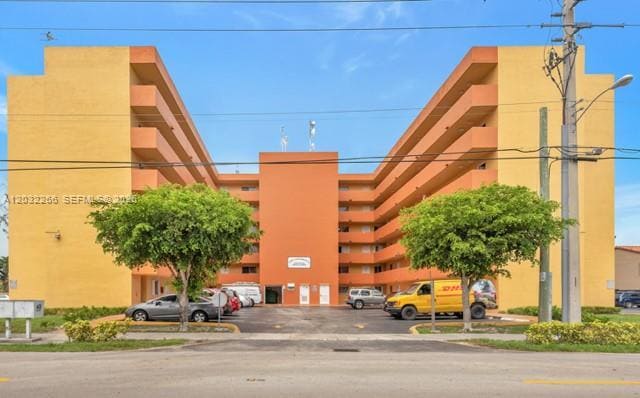 Building Photo - 2735 W 52nd St Unit 402