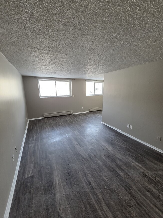 Building Photo - 93 Westwood Dr Unit 108