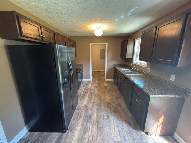 Photo - 409 Birch St