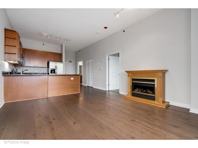 Photo - 230 W Division St