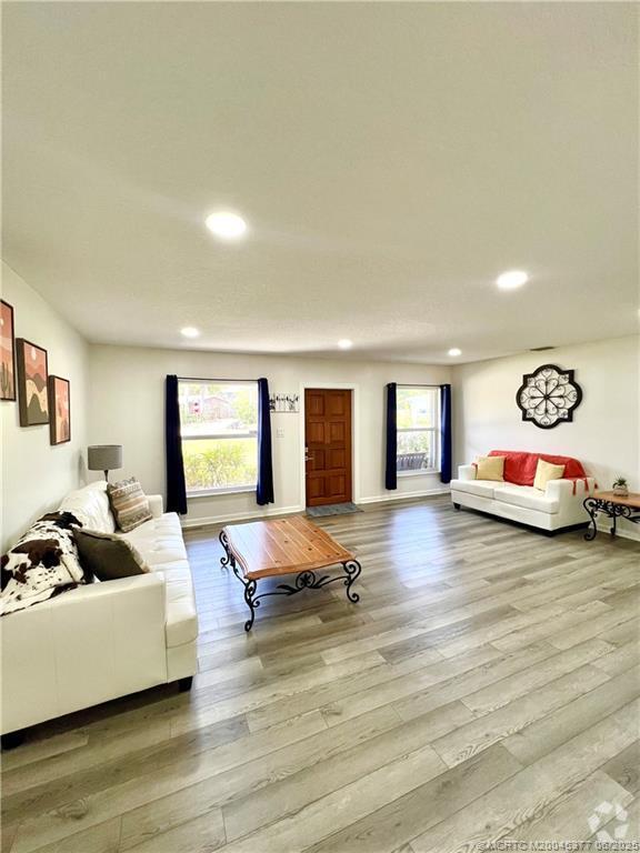 Building Photo - 4215 NE Carroll Ct Rental