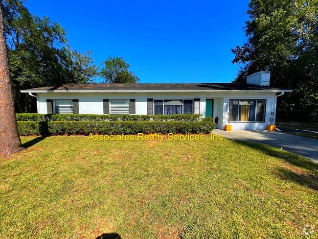 Building Photo - Beautiful 3/1 in SE Gainesville! Rental